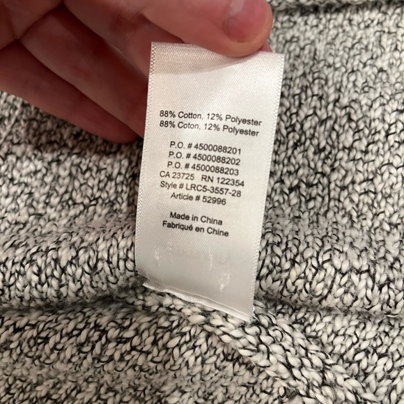 Aritzia community cape - Picture 3 of 6